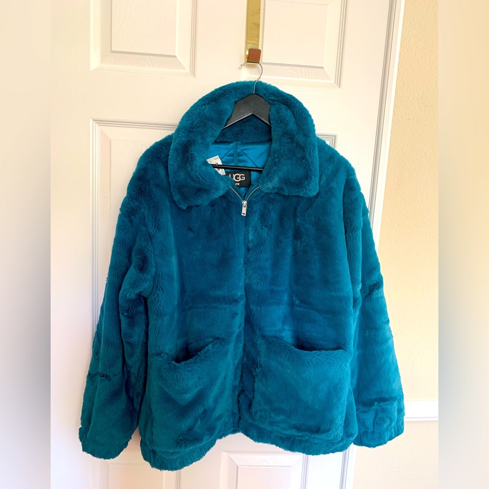 FINAL PRICE NWT UGG Faux Fur Coat: Ocean Blue, Zip Close 2 Large Pockets, M